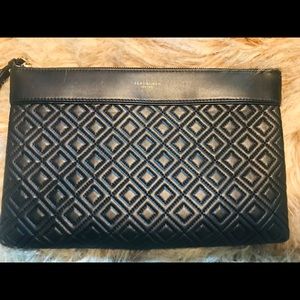✨AUTHENTIC Tory Burch Fleming Clutch✨